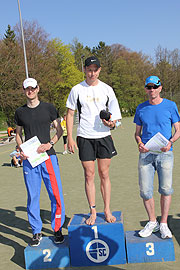 Siegerehrung Männer Halbmarathon 2011  (Foto: MartiN Schmitz)